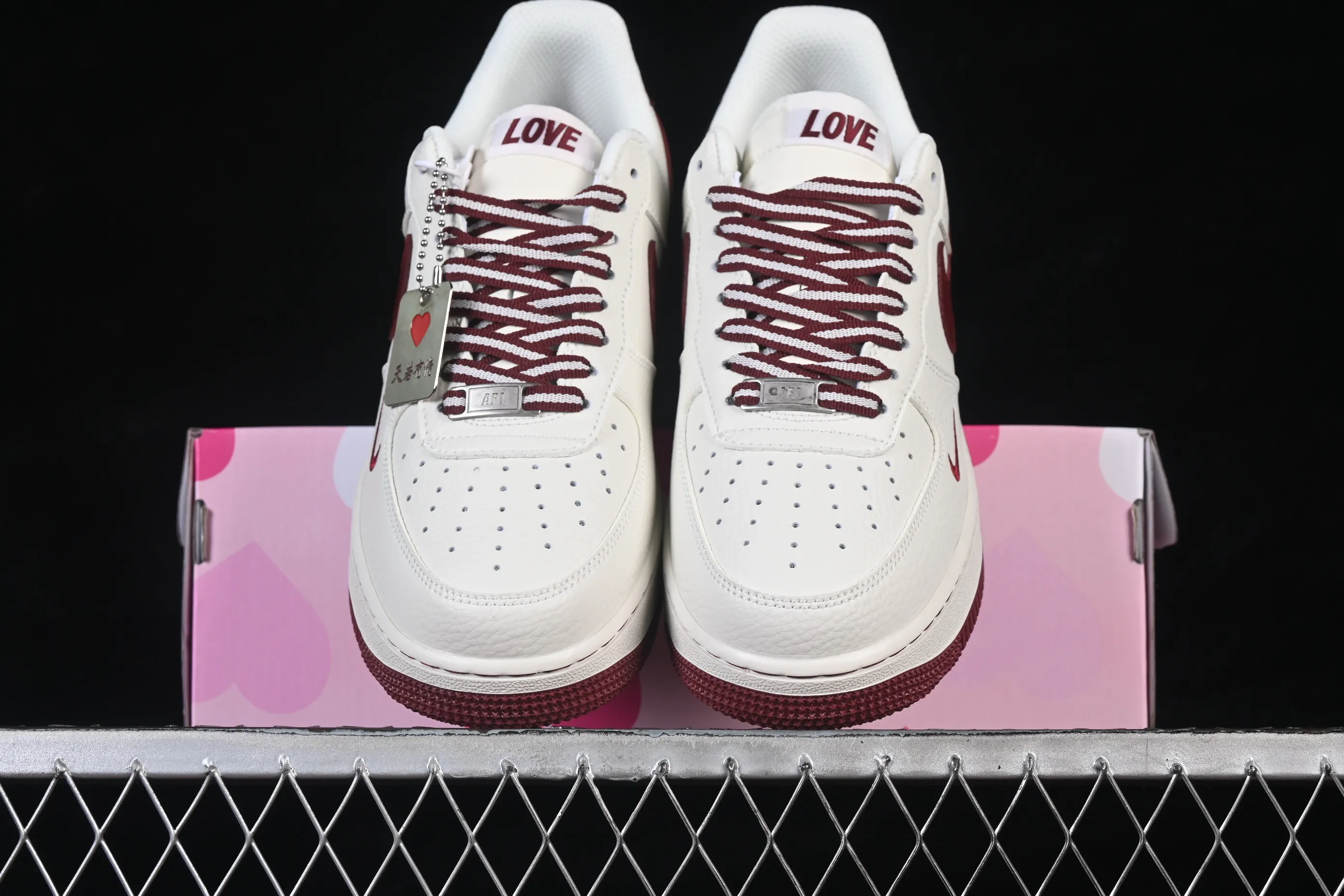 All categories Nk Air Force 1 Air Force series Nk Air Force 1 Low Air Force low-top Nike Air Force 1'07 Low Valentine's Day limited edition Air Force 1 low-top casual sneakers NH0601-539